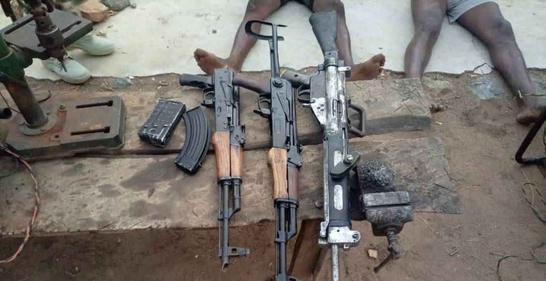 troops-illegal-arms-plateau