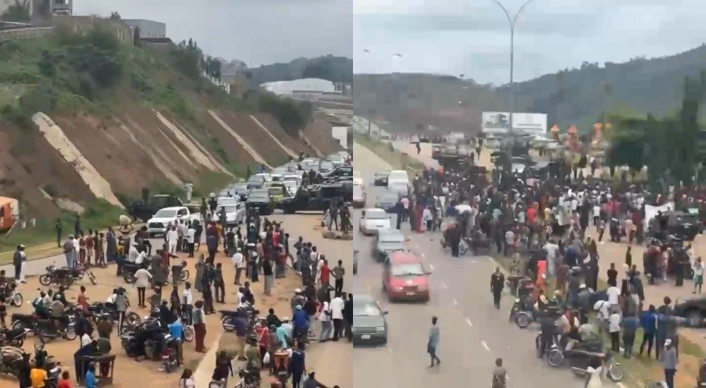 Protesters gathered on an Abuja road demanding rescue of abducted Oyo pupils and teachers
