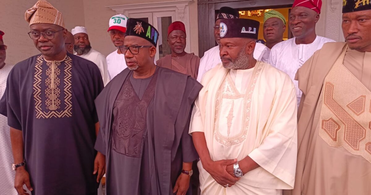 Governors and party leaders at political meeting