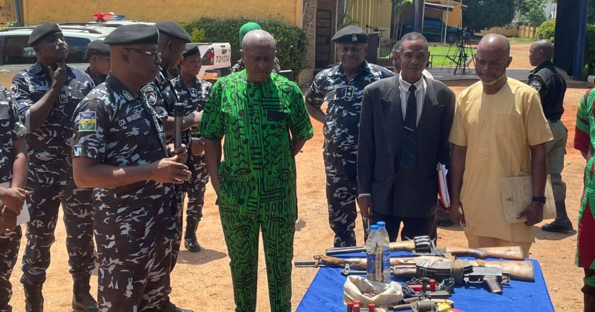 Benue State Police Commissioner Cletus Nwadiogbu displays recovered arms and exhibits at the Makurdi press briefing. Photo: Vanguard.