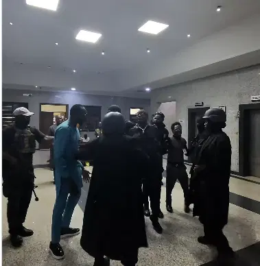 Scene from the court incident involving Omoyele Sowore and security operatives