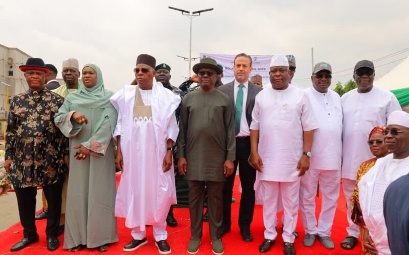 Tinubu commissions Mabushi Collector Roads 01 and 02 in Abuja. Photo: Daily Post.