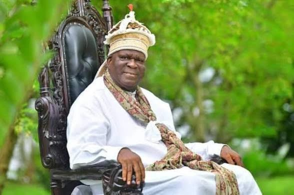 Obong of Calabar Executive Forum leadership image used in report on Efik language