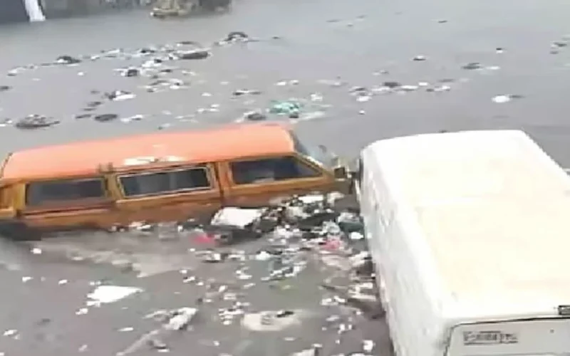 Vehicles caught in floodwater in Lagos