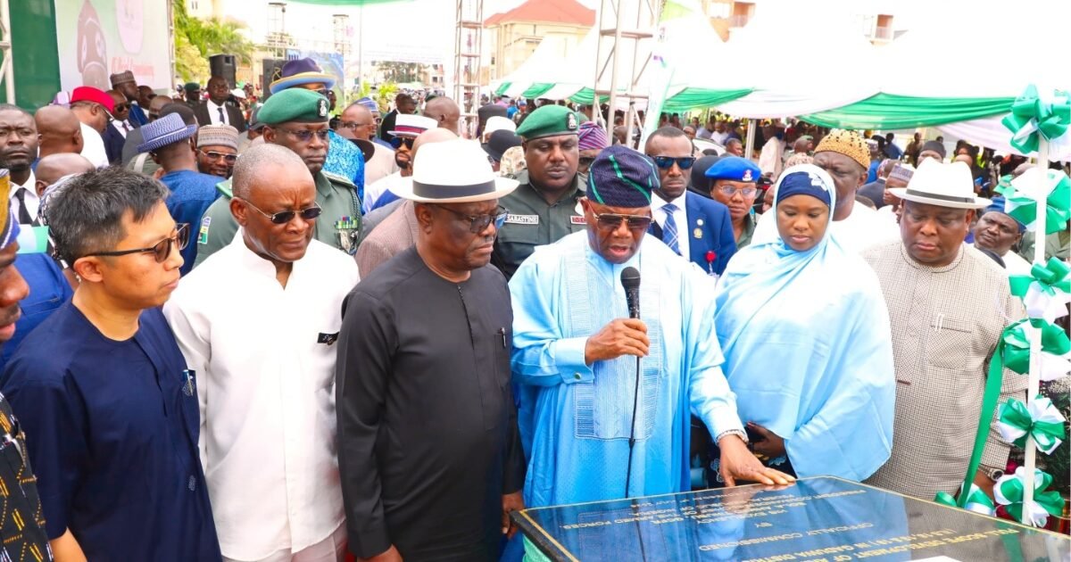 Officials at the commissioning of Akinwumi Ajibola Street in Gaduwa District, Abuja
