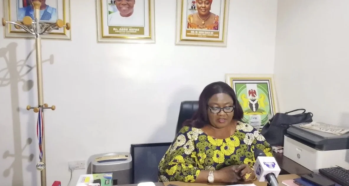 Taraba finance commissioner Sarah Adi speaks during a fiscal briefing in Jalingo