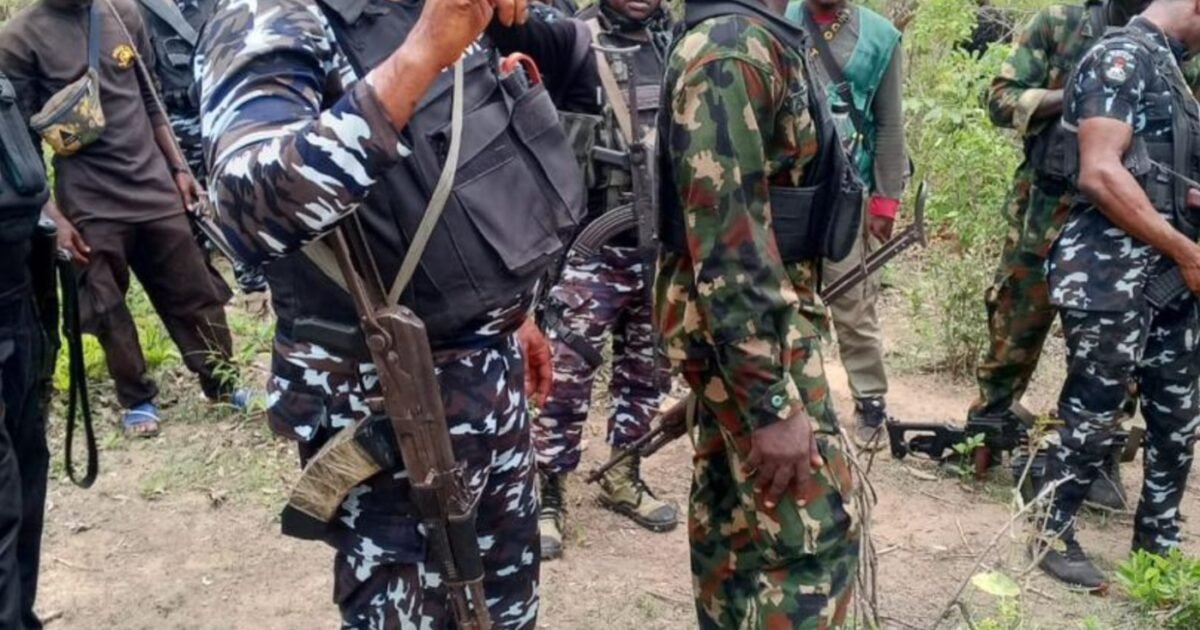 Security personnel in a source-origin image used for the Kebbi clash report