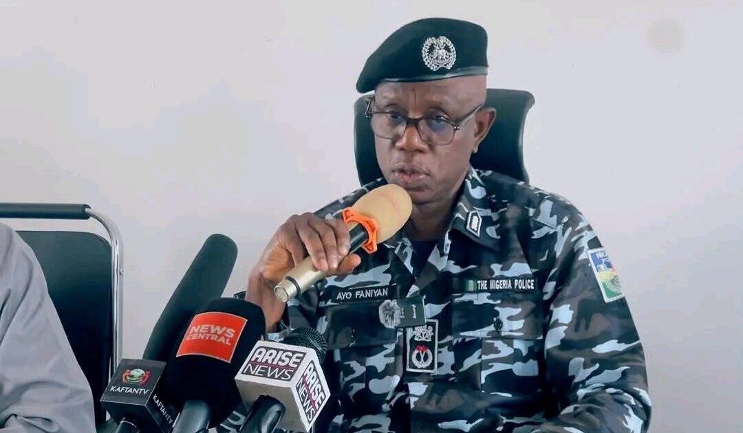 Police officer speaking at a briefing in Plateau State