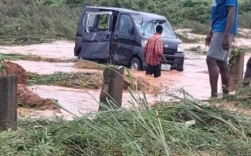 A school bus caught in floodwater in Anambra State