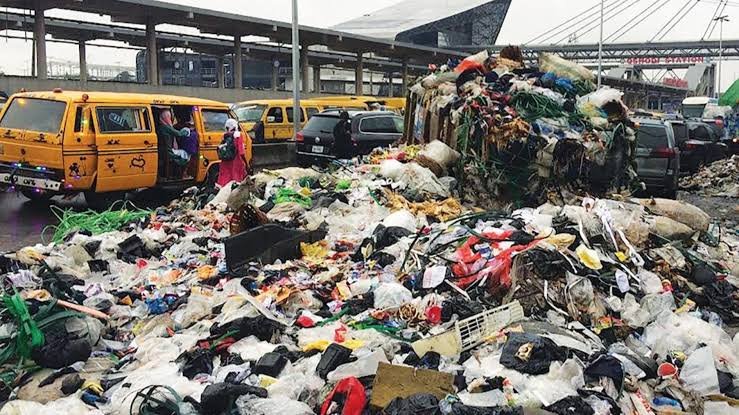Waste pile along a Lagos road