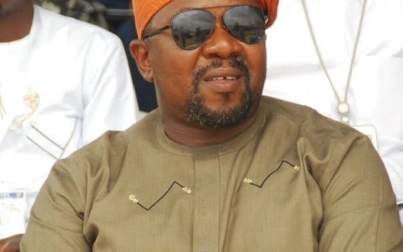Peter Onwubuariri, presidential media aide